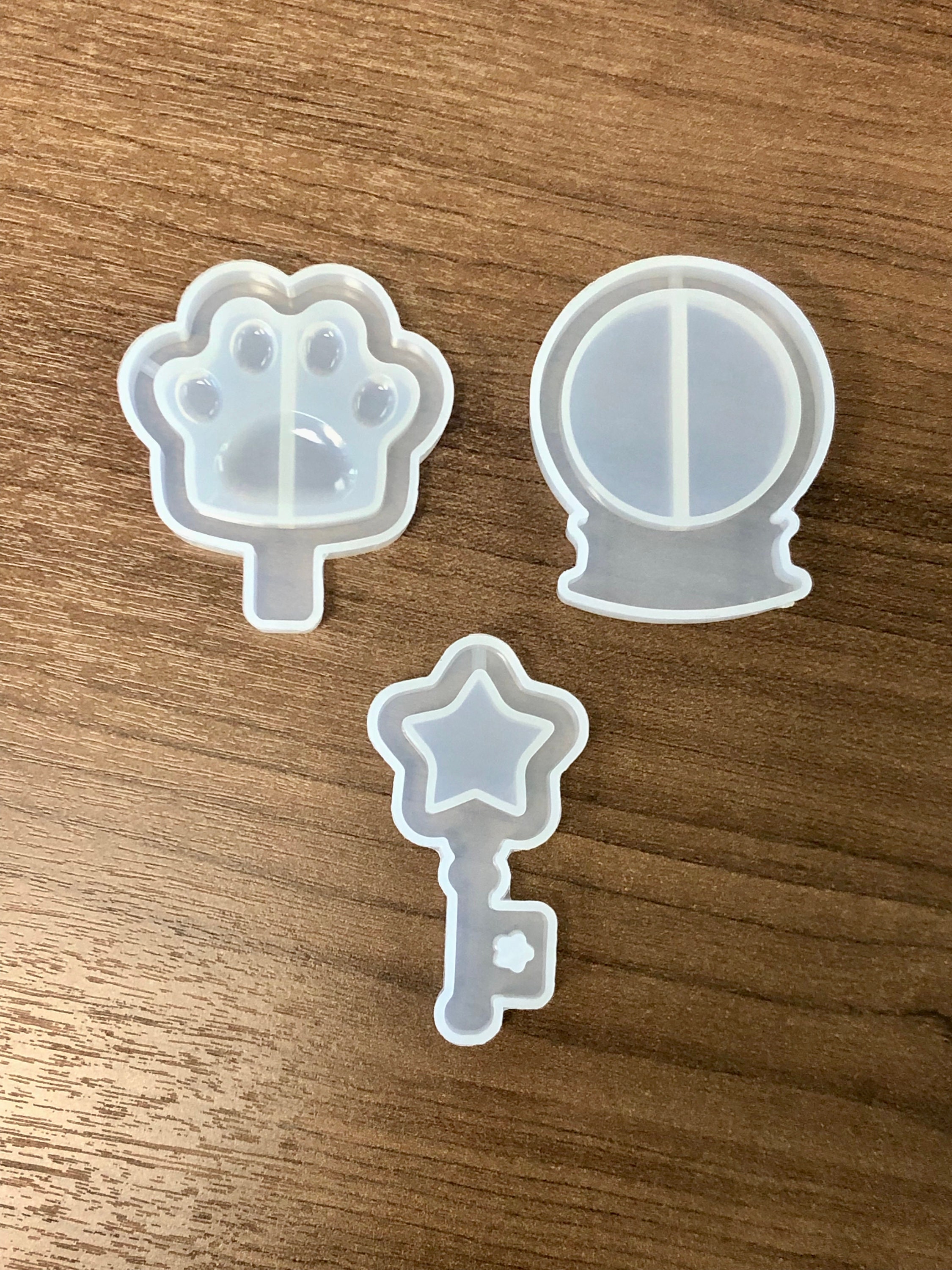 x Paw Snow globe Key shaker silicone mold