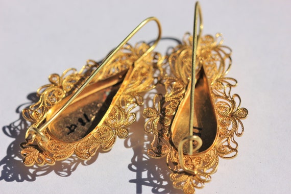 Vintage filigree 18ct gold drop earrings - image 3