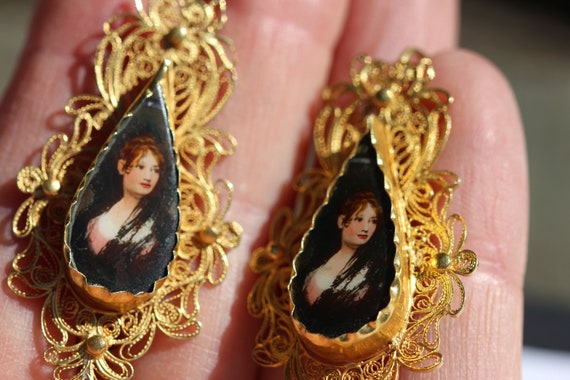Vintage filigree 18ct gold drop earrings - image 2