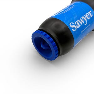 Nasadka filtra Sawyer Squeeze o niskim profilu z obrotową pętlą do ultralekkich wędrówek