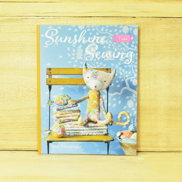 Sunshine Sewing - Ein Buch von Tone Finnanger