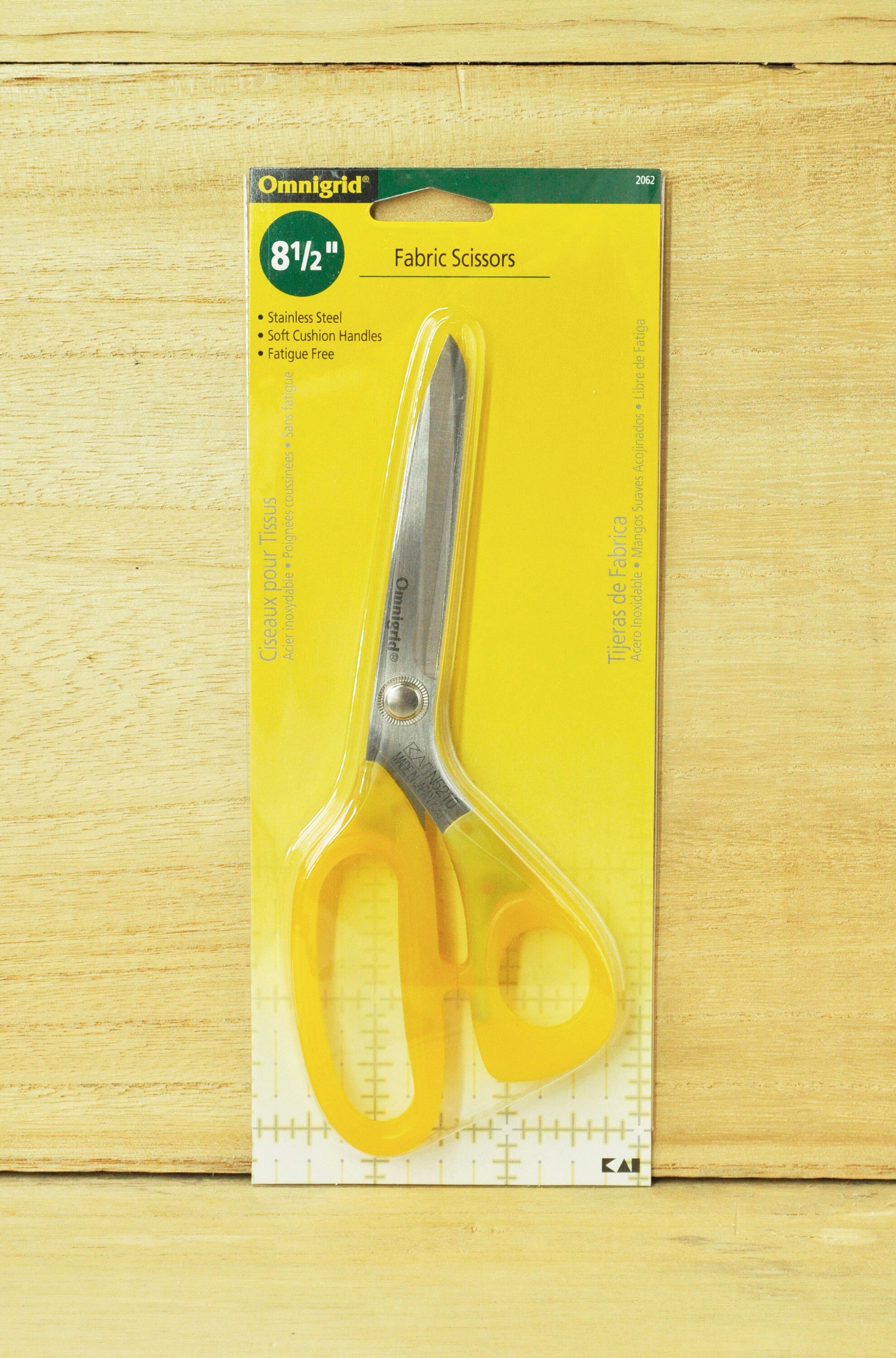 Scissors - KAI/ Omnigrid Fabric Scissors # 2062 - 8 1/2