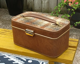 Large Vintage Hard Shell Blue Lady Baltimore Suitcase/ Movie Stage
