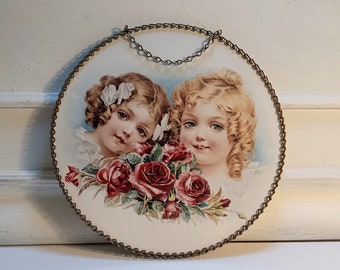 Victorian Girls Under Glass [8 1/2" Flue Cover Round Picture w/Chain Detail Edging ~ Christmas decor