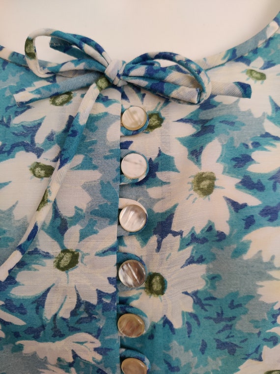 Dauphine poly cotton blue and white daisy print d… - image 5