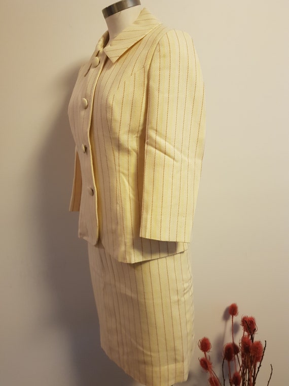 Smart 1960s suit butter cream with brown yellow p… - image 5