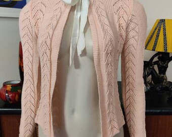 Beautiful finest ply wool handknit bed jacket peach tie neck bust 84cm 34inch
