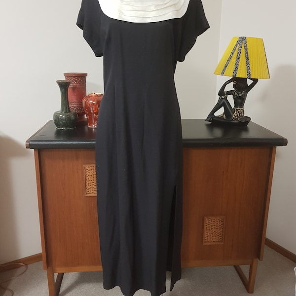 1930s style 1980s black crepe longer line dress with cream pleated collar extra large plus  size 16 vintage