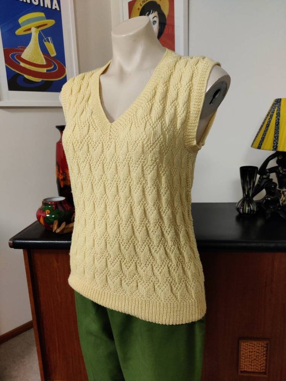 Pale Yellow Hand Knit Vest Great Pattern Warm Wool Unisex Chest