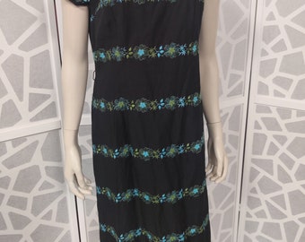 Town Tempo 1950s Sheath Dress Black and Turquoise Embroidery