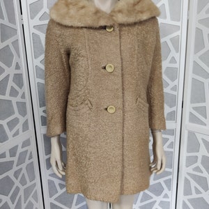 1960s mini caramel boucle wool coat with fur trim small size bust 106cm 42inch