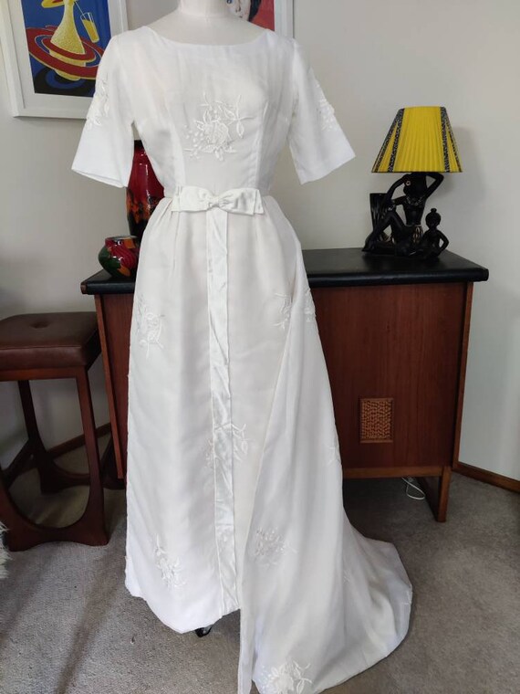1960s Kara label wedding dress short sleeve waist… - image 3