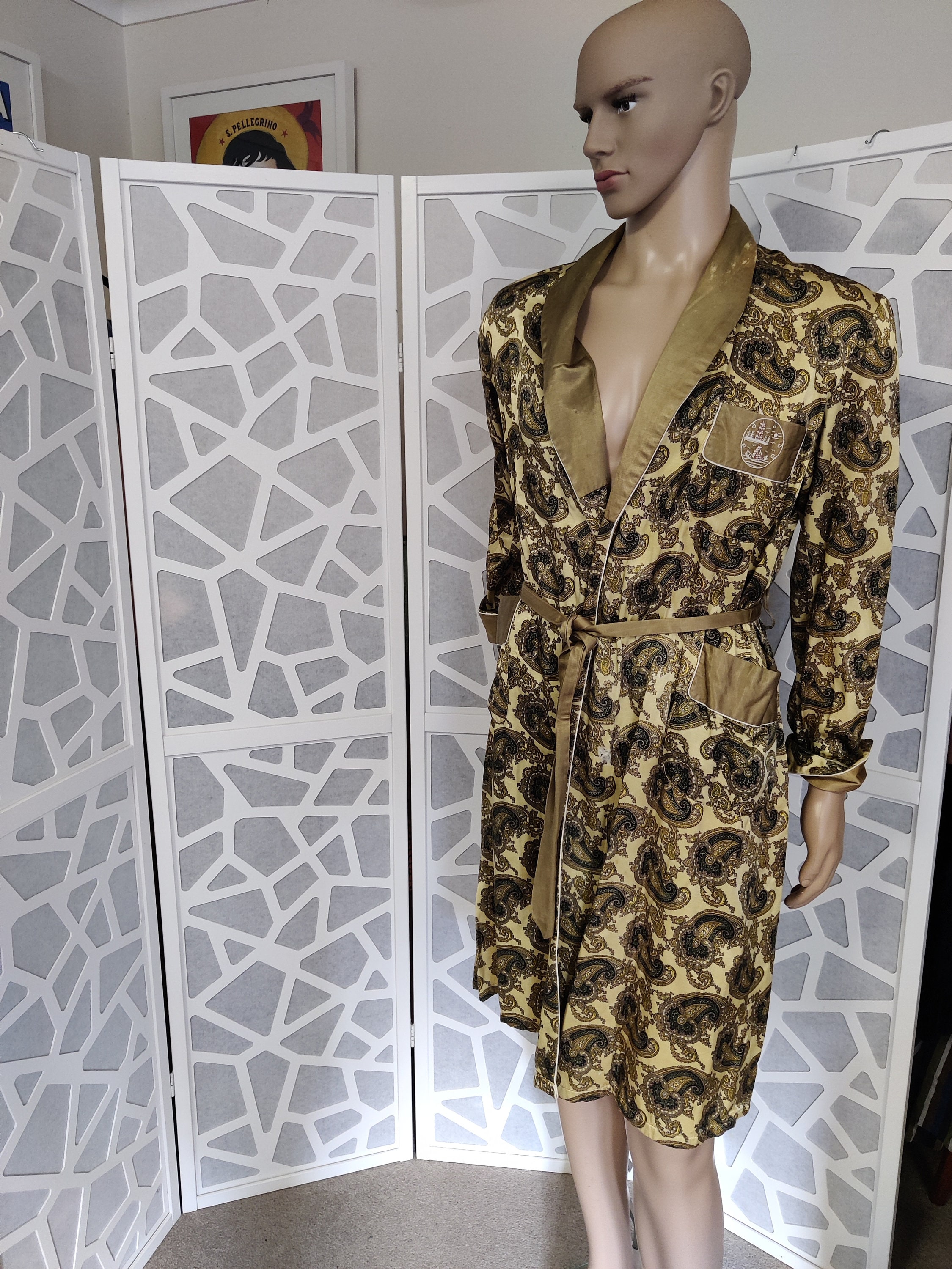 yellow paisley mens dressing gown robe 1960s satin outer cotton like interior wrap style tie belt small size chest 102cm 40inch