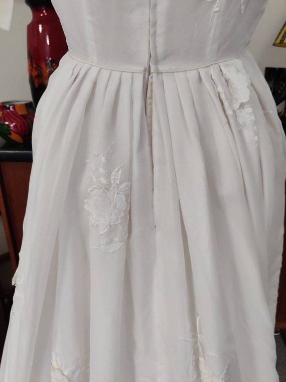 1960s Kara label wedding dress short sleeve waist… - image 9