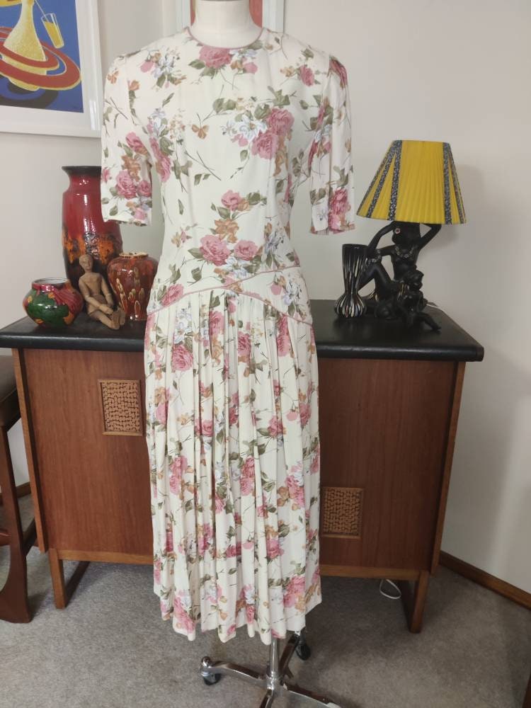 US Label BGB 70s Does 30s Rayon Dress Pink Floral Dropped Waist Calf Length  Bust 92cm 38inch 