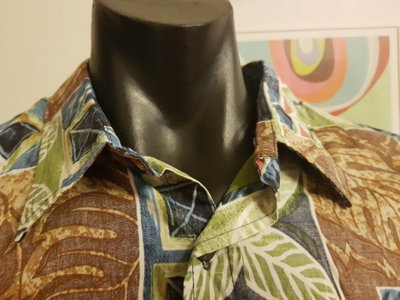 Bishop street label Hawaiian mens shirt in crisp … - image 2