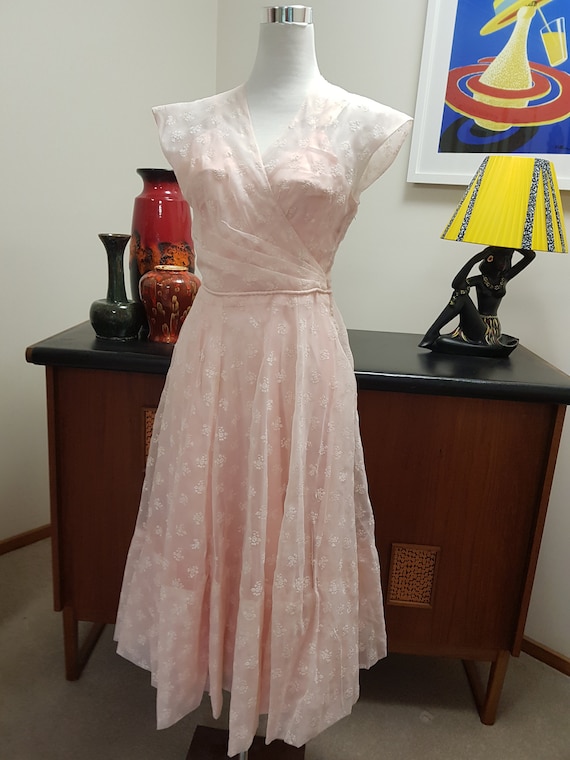 Gorgeous 1940s wedding bridal ball gown peach pink