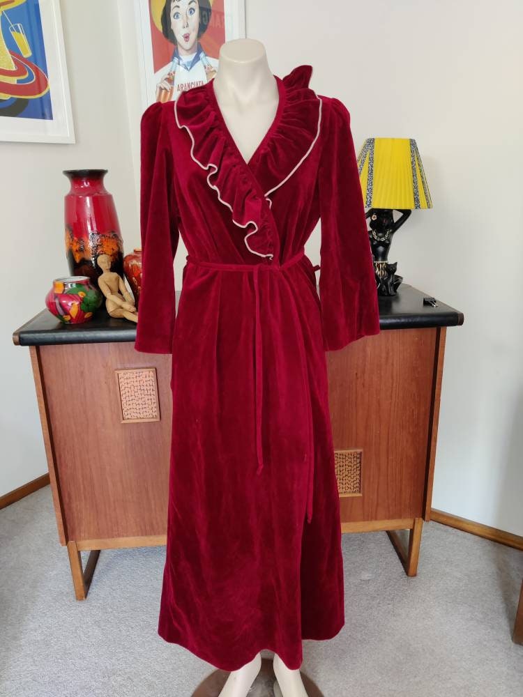Vintage Target Label 1970s Wrap Dressing Gown Robe Ruby Red Ruffle Neck  Medium Size Bust 110cm -  Canada