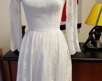 White embroidered cotton  overskirt and cotton lining sheer bell sleeves Norma Tullo  extra small with flaw