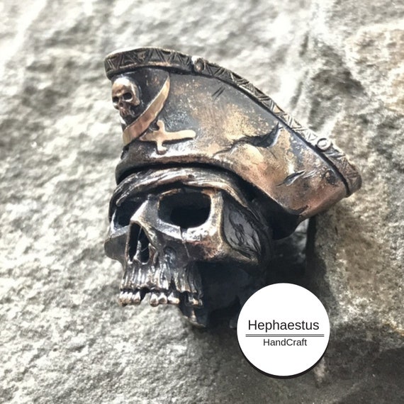Corsair Pirate Skull Bead Knife Lanyard Bead Paracord Bead Statuette Figurine Corsair Pirate Skull Pendant Bronze Keychain Trinket