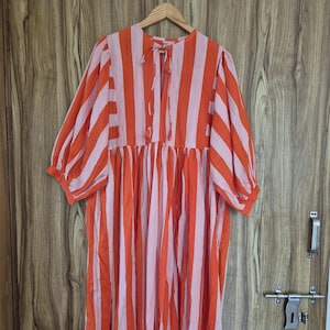 Robe midi, Minirobe, Col plongeant avec cordon de serrage, Robe imprimée à rayures, Robe longue, Robe d&#39;été, Robe à imprimé block 1JAI0024