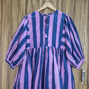 Robe midi, Minirobe, Col profond avec cordon de serrage, Robe imprimée à rayures, Robe longue, Robe d&#39;été, Robe à imprimé bloc 1JAI0030