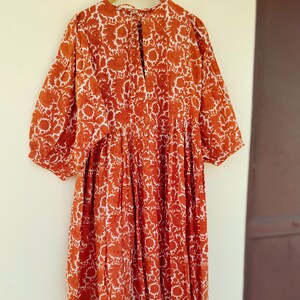 Kleid Midi-Kleid, Mini-Kleid Tiefem Hals mit String-schließer Floral Lange und kurze Block Print Kleid sku4