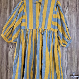 Robe midi, Minirobe, Col profond avec cordon de serrage, Robe imprimée à rayures, Robe longue, Robe d&#39;été, Robe à imprimé block 1JAI0029