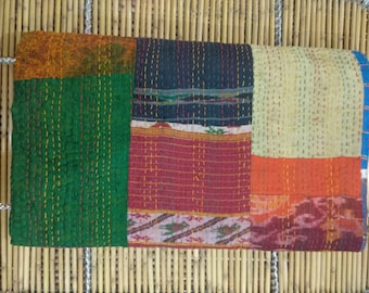 Edredón Kantha de seda hecho a mano: colcha india vintage de patchwork (tamaño king)