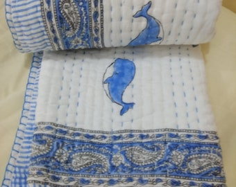 魚のプリントコットンベビーキルト：ハンドブロックインドカンタ寝具