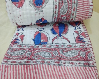 魚のプリントコットンベビーキルト：ハンドブロックインドカンタ寝具