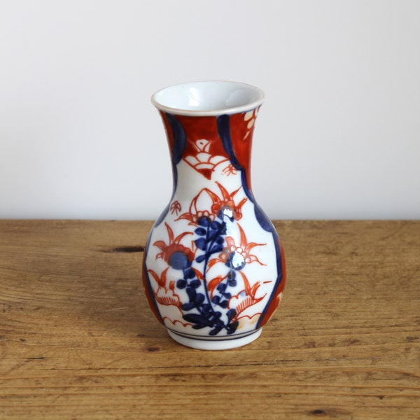 Kleine antike Imari Vase ca. 19. Jahrhundert Meiji Japan / / weiß blau und rot Vase / / japanische Ornamente / /