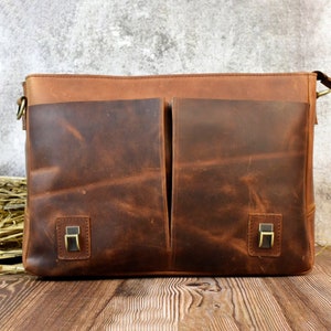 Vintage-Inspired Brown Leather Crossbody Bag with Padded Laptop Compartment Distressed & Durable image 2