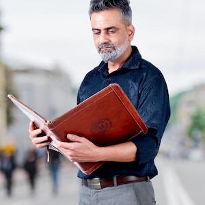 Personalizowane portfolio, Padfolio dla mężczyzn, skórzane portfolio i spersonalizowana teczka na portfolio, organizer biznesowy, ręcznie wykonane portfolio z notatnikiem