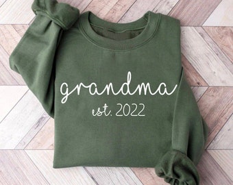 Grandma Est Sweatshirt, Mothers Day Gift, Gift for Grandmother, Nana Sweatshirt, Gift for Grandma, Grandma T-shirt, Minimalist Grandma Shirt