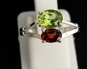 Dainty Garnet /& Peridot Stacking Ring Sterling Silver Everyday Ring Red Green Minimalist Gemstone Ring January August Birthstone Ring
