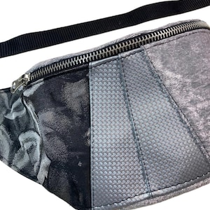 hip pack, hip bag, bum bag, waist bag, waist pack, waist purse, belt bag, funny bag, festival bag, traveler bag