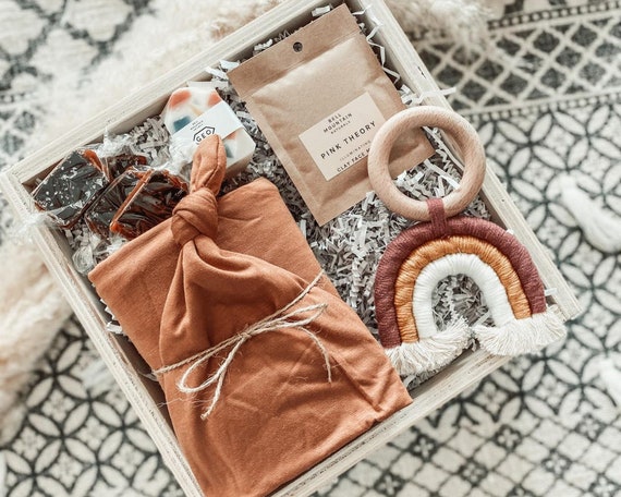 newborn mommy box
