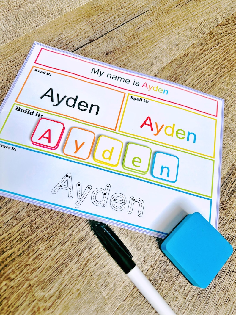 Pu&ograve; includere: Un foglio di lavoro stampabile per imparare a scrivere il nome Ayden. Il foglio di lavoro include una sezione per leggere il nome, costruire il nome con tessere di lettere, tracciare le lettere e scrivere il nome. Il foglio di lavoro &egrave; stampato su carta bianca con bordi colorati.