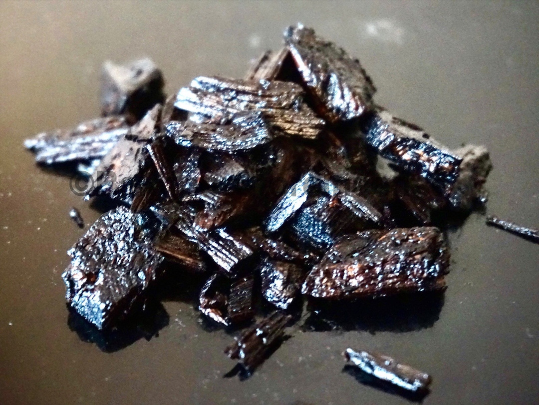 Hemani Live Natural - Bakhoor Oudh Al Waqar 30gm