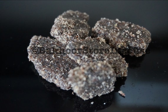 Yemeni Al-Muqaddas Bakhoor - Handmade Arabian Oud Incense with Oriental Fragrance and Relaxing Scent