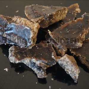 Yemeni Bakhoor Adani Al Aroosa: Handmade Arabian Incense for Fragrant Home Aromatherapy