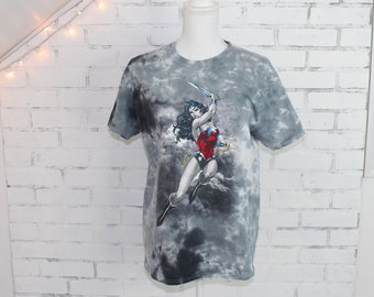 Wonder Woman Super Hero Vintage Graphic t-shirt (RARE One of a Kind)