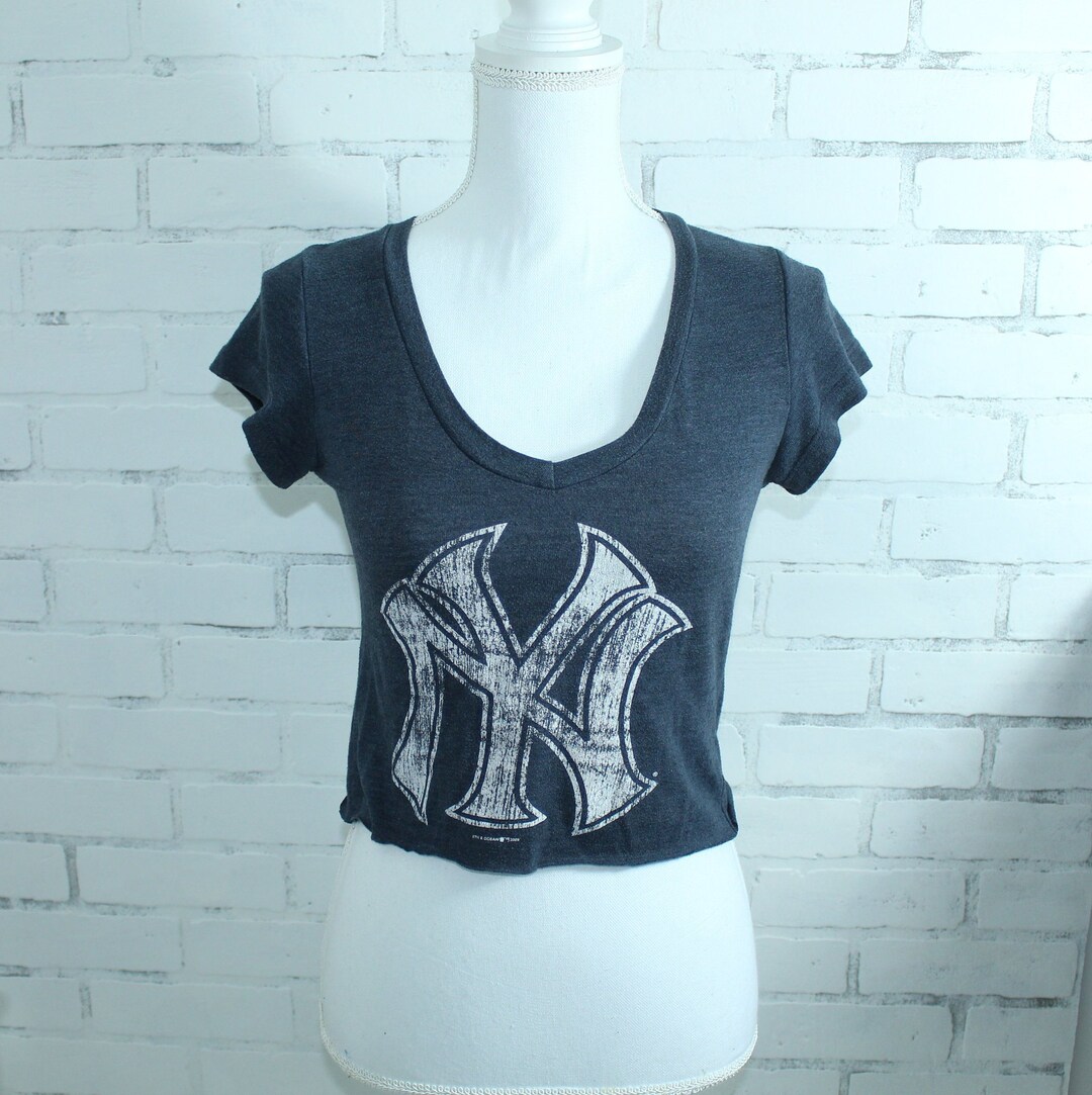 VintageSweetTee New York Yankees Vintage Graphic Long Sleeve T-Shirt (Rare One of A Kind)