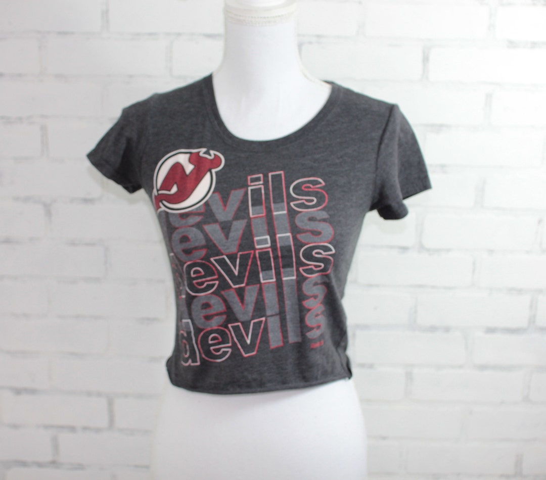 VintageSweetTee New Jersey Devils Hockey Vintage Graphic T-Shirt / NHL Hockey / NJ Devils