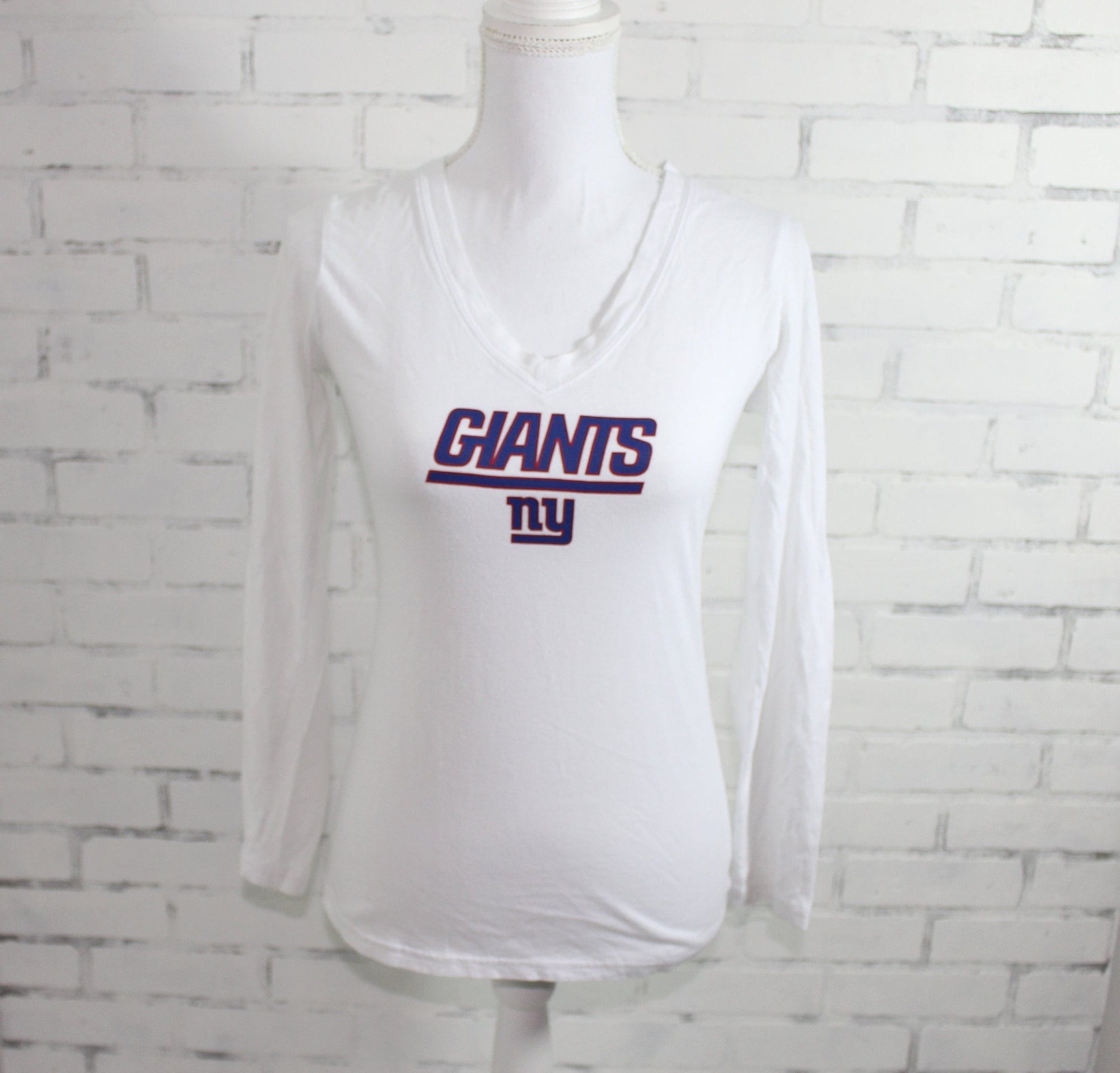 VintageSweetTee New York Giants Football Vintage Graphic Long Sleeve T-Shirt (Rare One of A Kind)