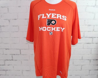 Philadelphia Flyers NHL Hockey Vintage Graphic t-shirt (RARE one of a kind)