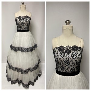 1950&#39;s Gown |Tulle Party, Prom Dress | White Tulle, Black Lace | Lots of Tulle Layers | Tiny Double Straps | Sm.