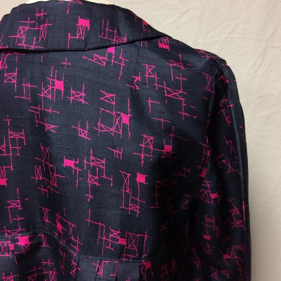 1950's True Vintage Navy Silk with Hot Pink Graph… - image 5