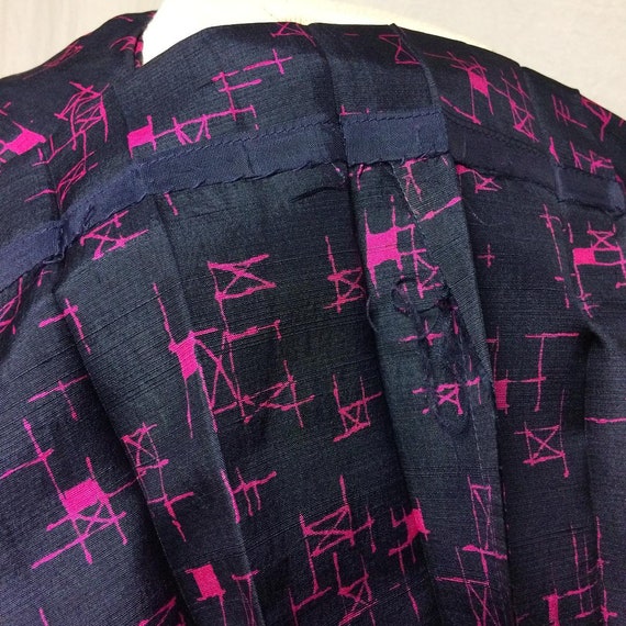 1950's True Vintage Navy Silk with Hot Pink Graph… - image 7